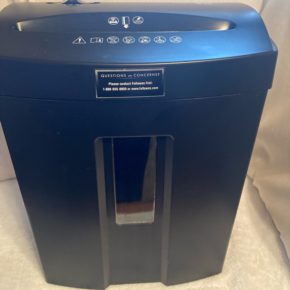 COPY - Fellowes W-6C 6 paper Shredder     Bought new only used a few times Like…